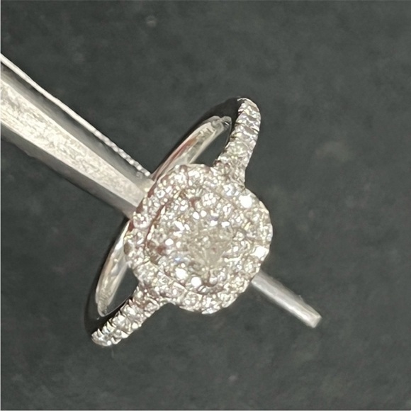 Tiffany & Co Platinum Engagement Ring - Picture 1 of 13